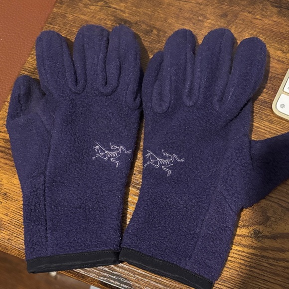 Arc'teryx Accessories - Arc'teryx Midnight Blue Fleece Gloves